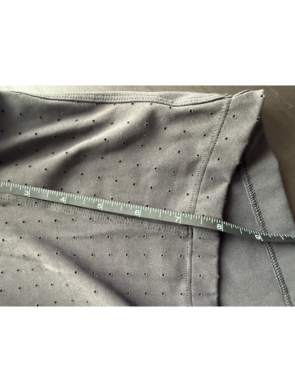 Lululemon Pacebreaker Linerless Shorts Large Perforated 8” - Picture 5 of 5